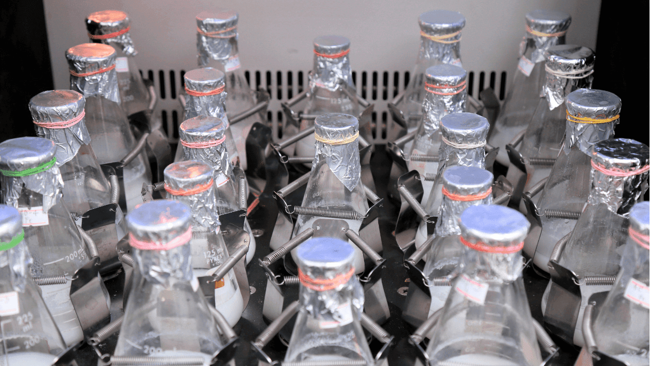 ASTM E 2149 - Hydrophobic textile testing