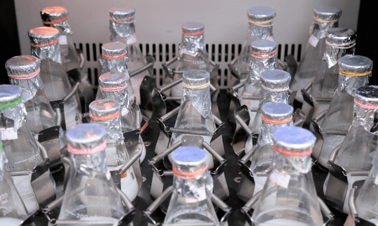 ASTM E 2149 - Hydrophobic textile testing