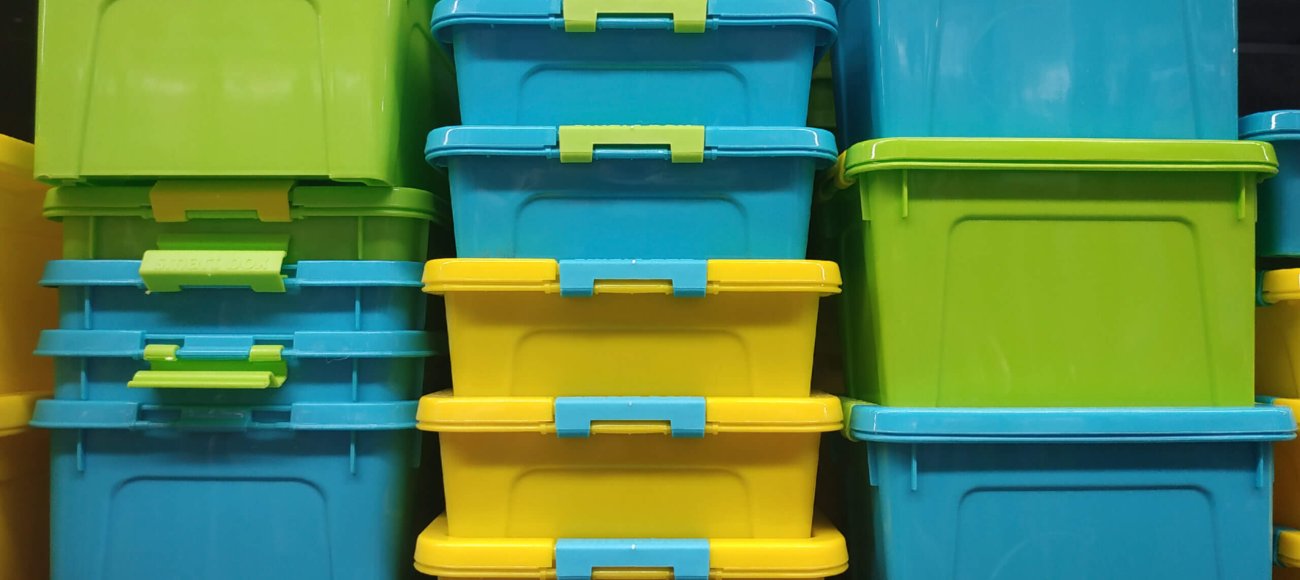 Plastic,Food,Containers,In,Green,,Yellow,And,Blue.,Special,Containers